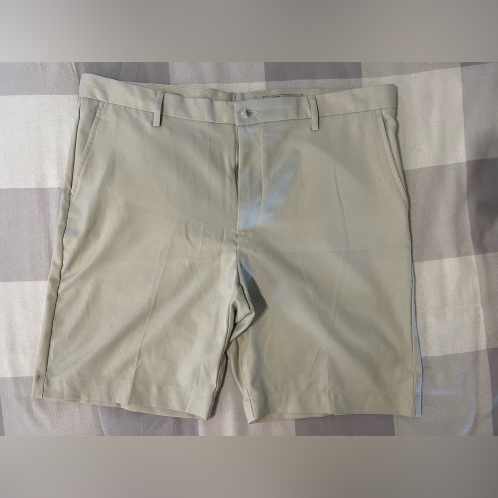 Men's Greg Norman golf shorts